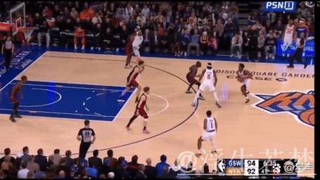 波斯特半场15分钟砍下11分2篮板2助攻,投篮命中率40%。 波斯特半场15分钟砍下11分2篮板2助攻,投篮命中率40%。